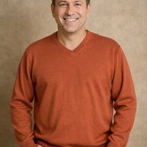 GAP Men's Rust V-Neck Sweater